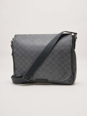 Authentic Louis Vuitton Daniel MM Damier Graphite Crossbody Bag